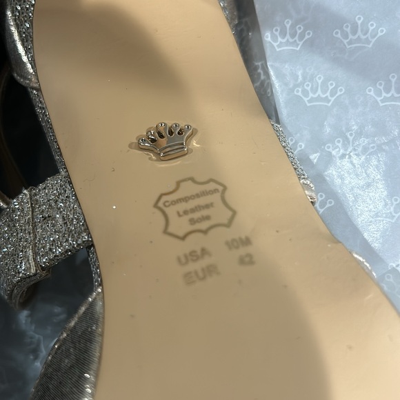 NEW NINA Women's Celosia Dress Sandal Taupe Reflective SZ 10 - Picture 16 of 16